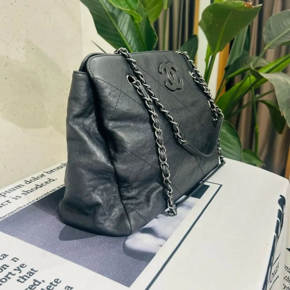 Chanel Women Pre-Loved Bag Very Good Condition